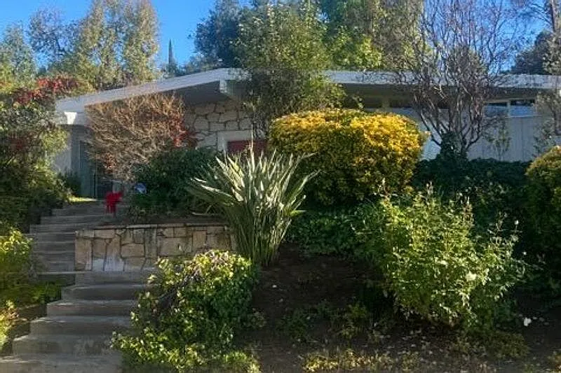 23000 Ardwick St photo 1