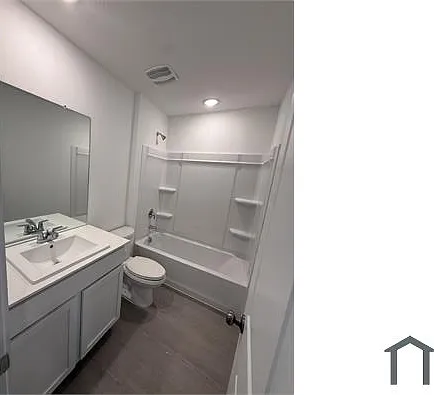 4 bed, 1535 sqft, $2,340 — Photo 4