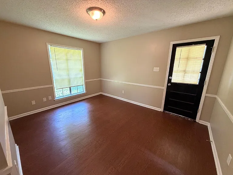 4311 Springwind Rd — Photo 17