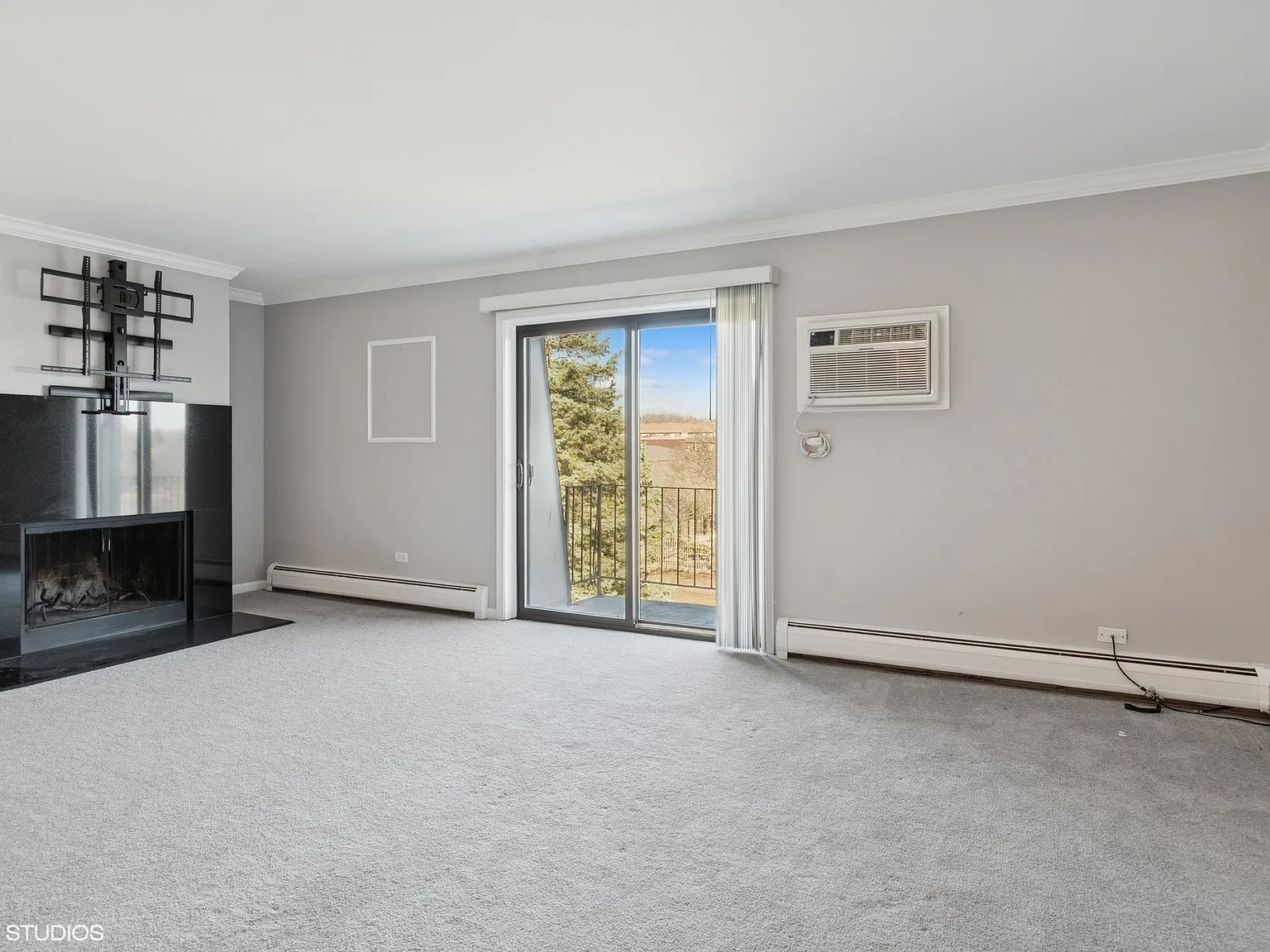 2 bed, 1.5 bath, 980 sqft, $1,800 — Photo 3