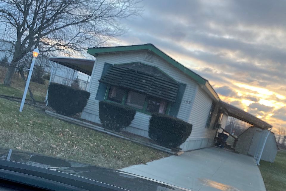 1st image of 153 Hickory Cir