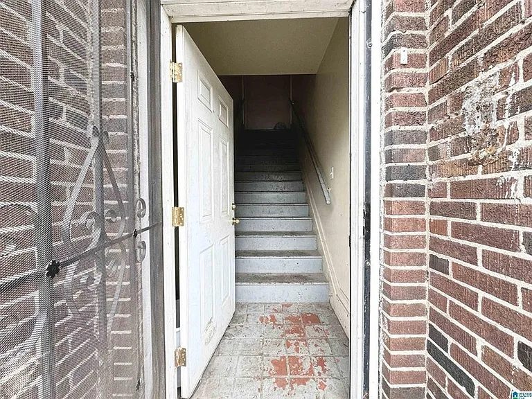 737 40th Pl #A — Photo 34