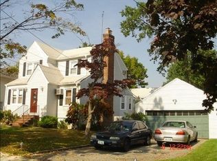 139 Davison Ave, Lynbrook, NY 11563