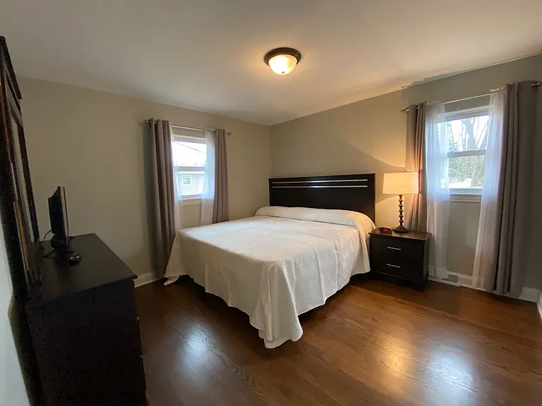340 Sycamore Dr — Photo 12