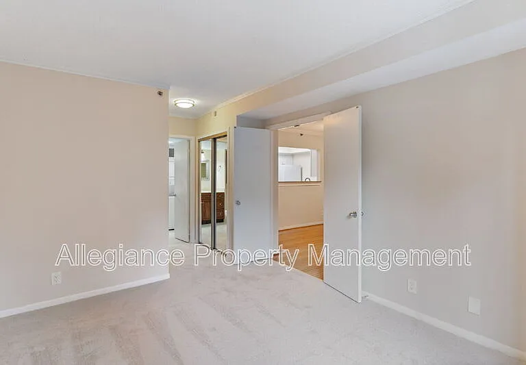 5505 Seminary Rd #110N — Photo 10