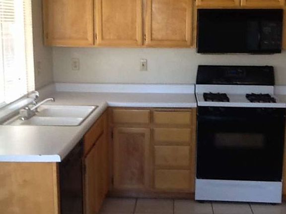 4th image of 9474 N Paradise Ave