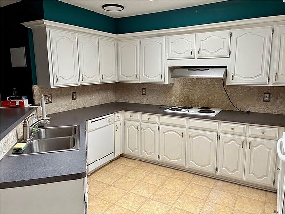 5th image of 2405 Country Valley Rd