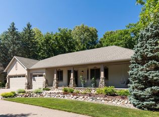 2934 Canyon Rd, Chaska, MN 55318
