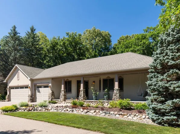 2934 Canyon Rd, Chaska, MN 55318