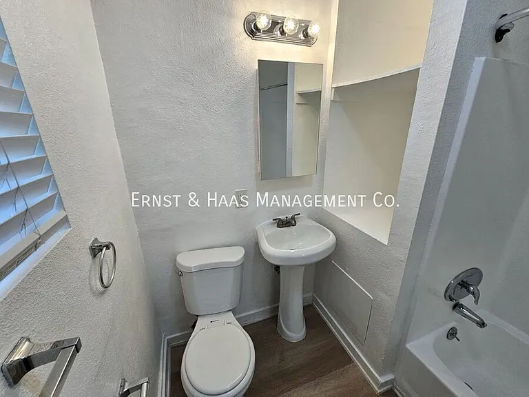 1527 Junipero Ave #15 — Photo 5