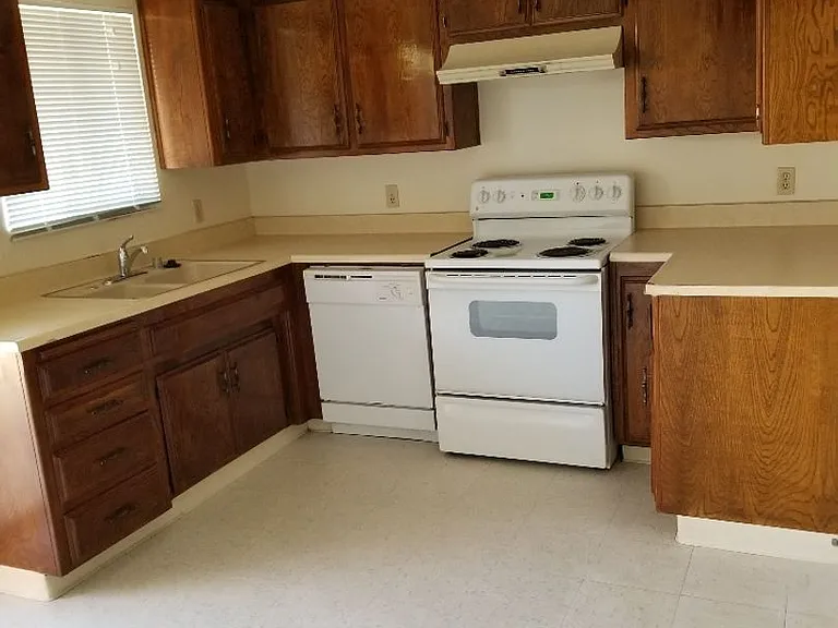 5101 Appleblossom Dr #5 — Photo 4