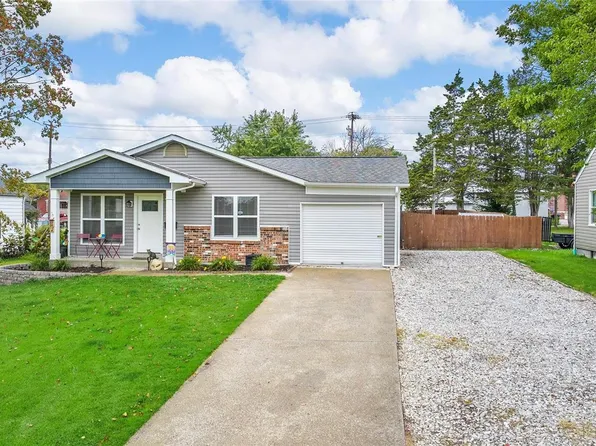 605 Cherry Ln, Warrenton, MO 63383