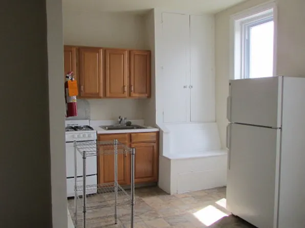 6 E King St APT 6, Shippensburg, PA 17257