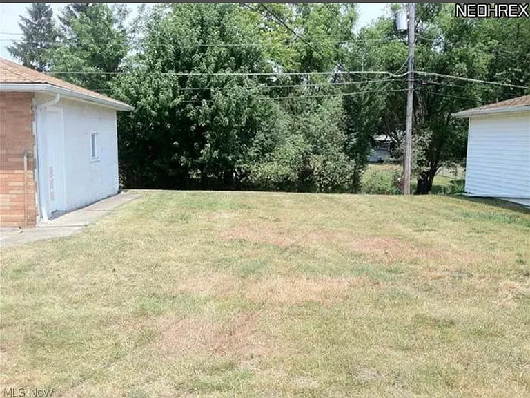 1690 Hope Haven Dr — Photo 2