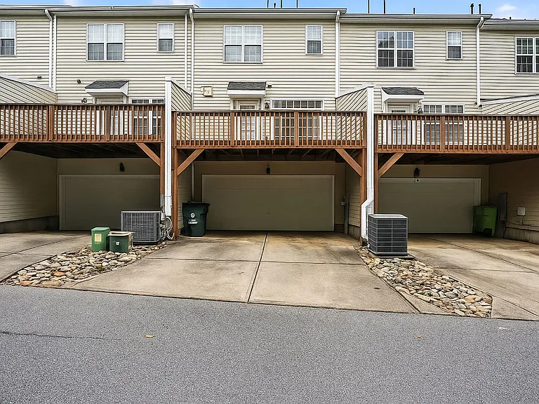 104 W Savannah Ridge Rd — Photo 29
