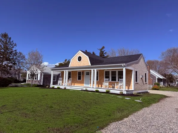 20 Pine St, Dennis Port, MA 02639