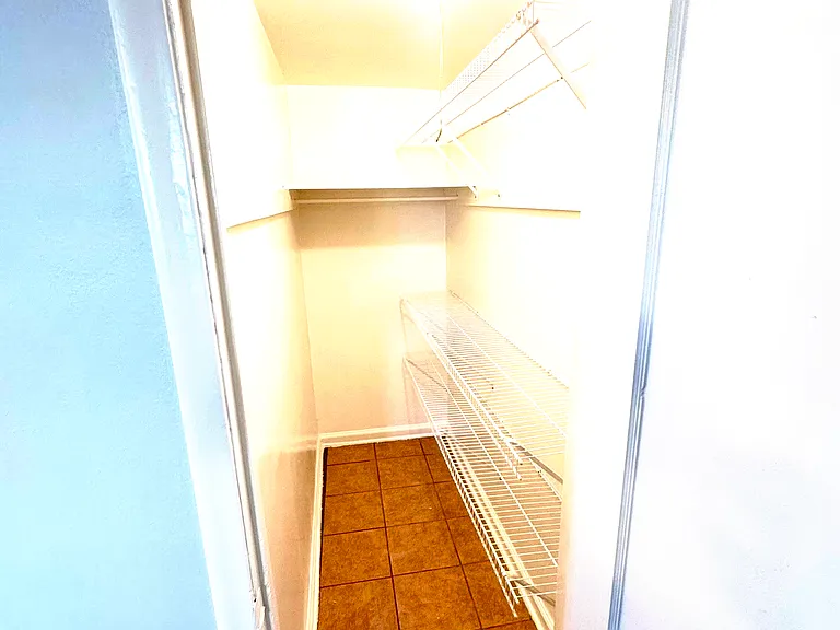275 E 5th Ave — Photo 9