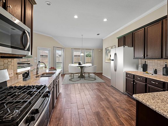 5th image of 1912 Green Terrace Dr