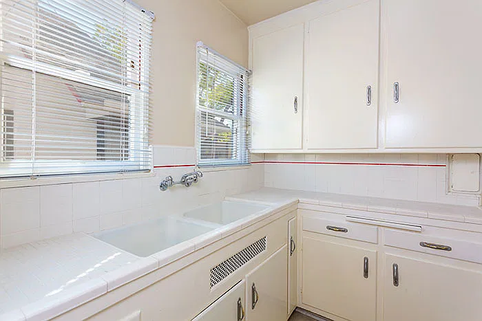 220-230 Oakland Ave Apartments — Photo 3