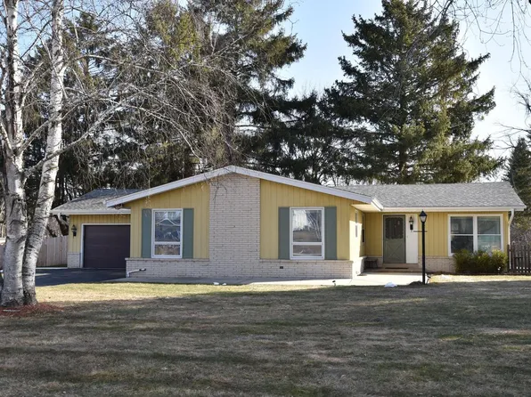 1645 Sharon LANE, Grafton, WI 53024