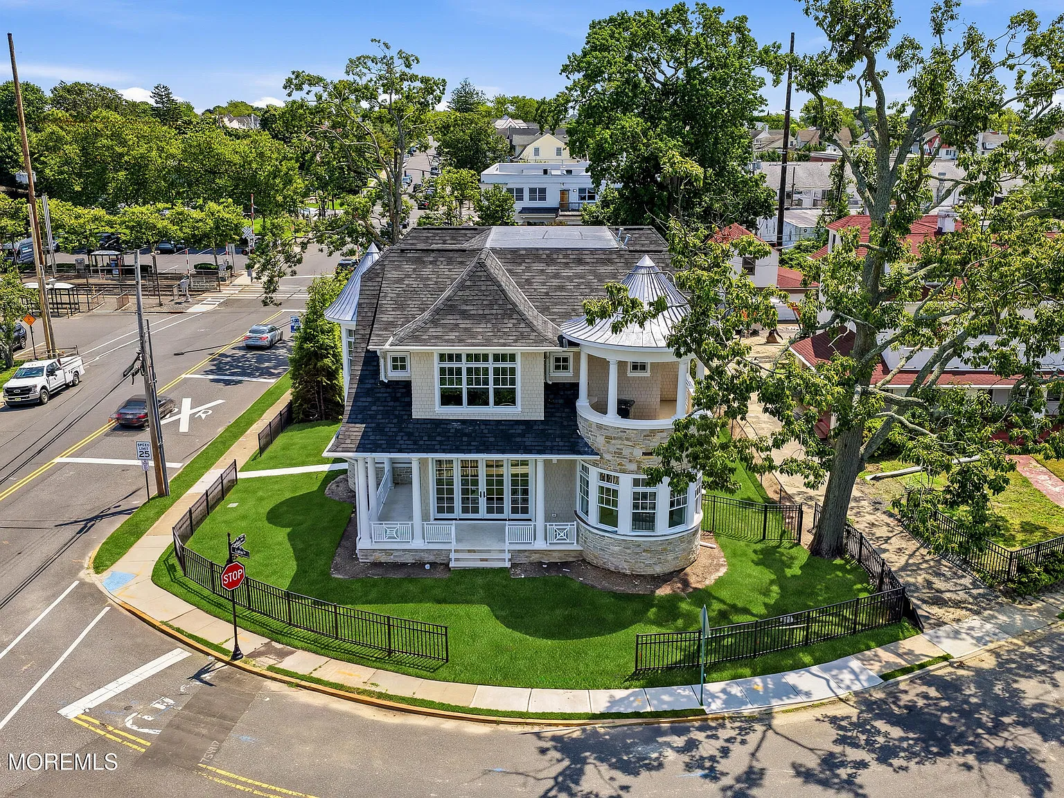 8 bed, 7.5 bath, 5000 sqft, $200,000 — Photo 2