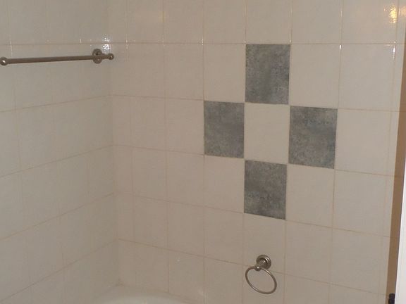 5th image of 104 Lincoln Ave