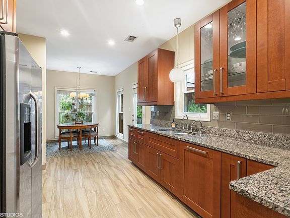 4th image of 2995 Rosebrook Dr