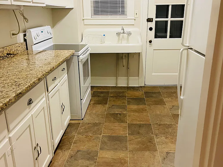 304 Ridgeway Rd #304 — Photo 8