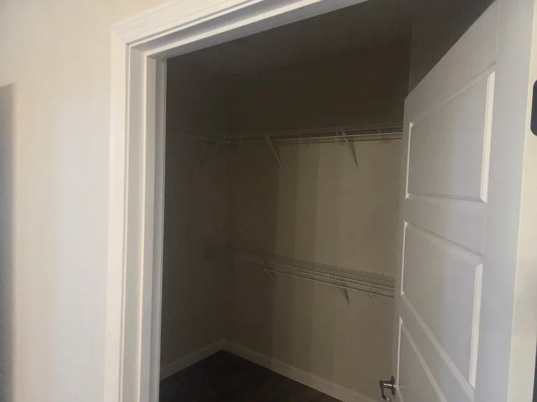 305 Andorah Dr — Photo 10