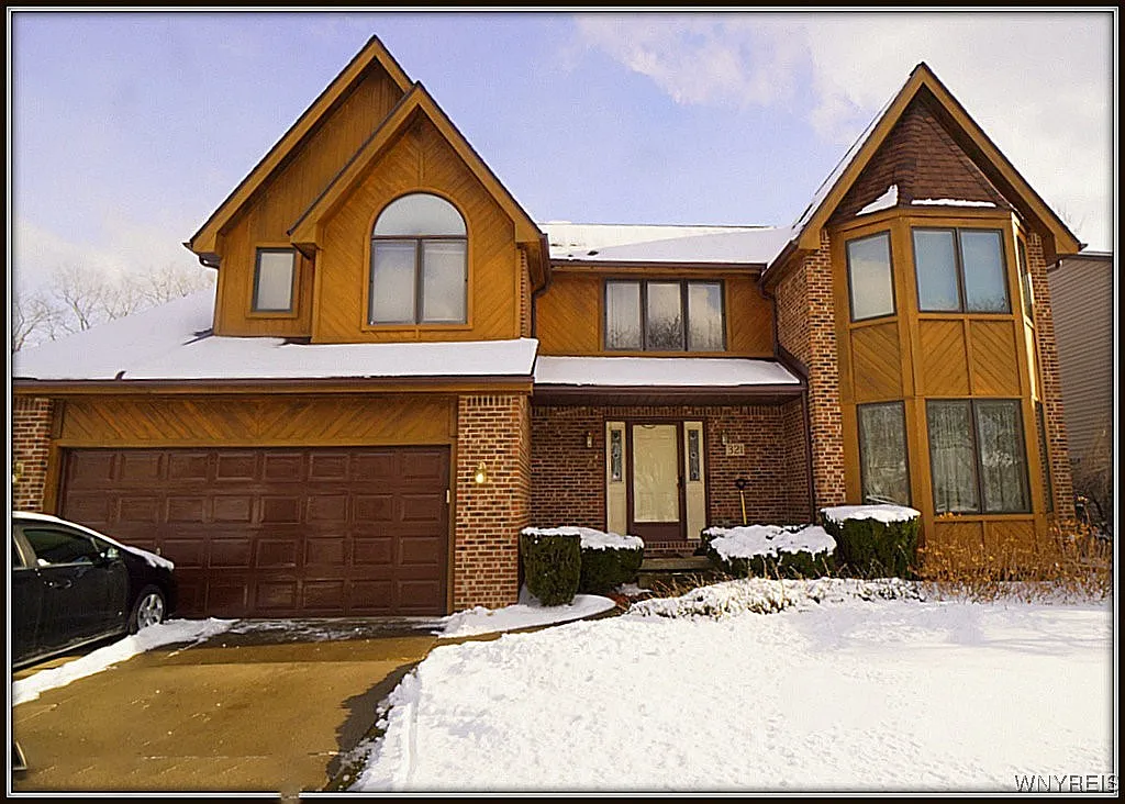 321 Daniel Dr photo 1