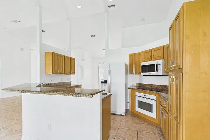 3 bed, 1852 sqft, $2,500 — Photo 4