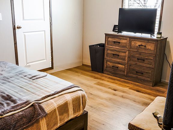 5th image of 3131 sandy elm