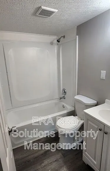 2011 Heritage Dr #15 — Photo 6