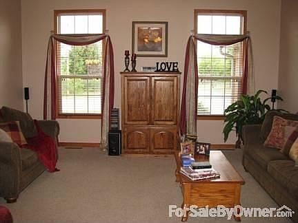 Great Room : High ceiling, Ceiling fan, Carpet, Custom blinds, 20'6x16