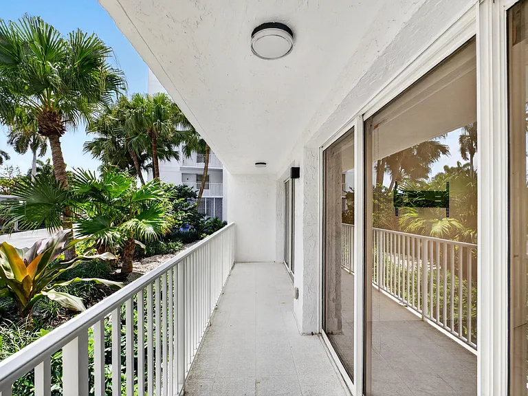 3901 S Flagler Dr #105 — Photo 16