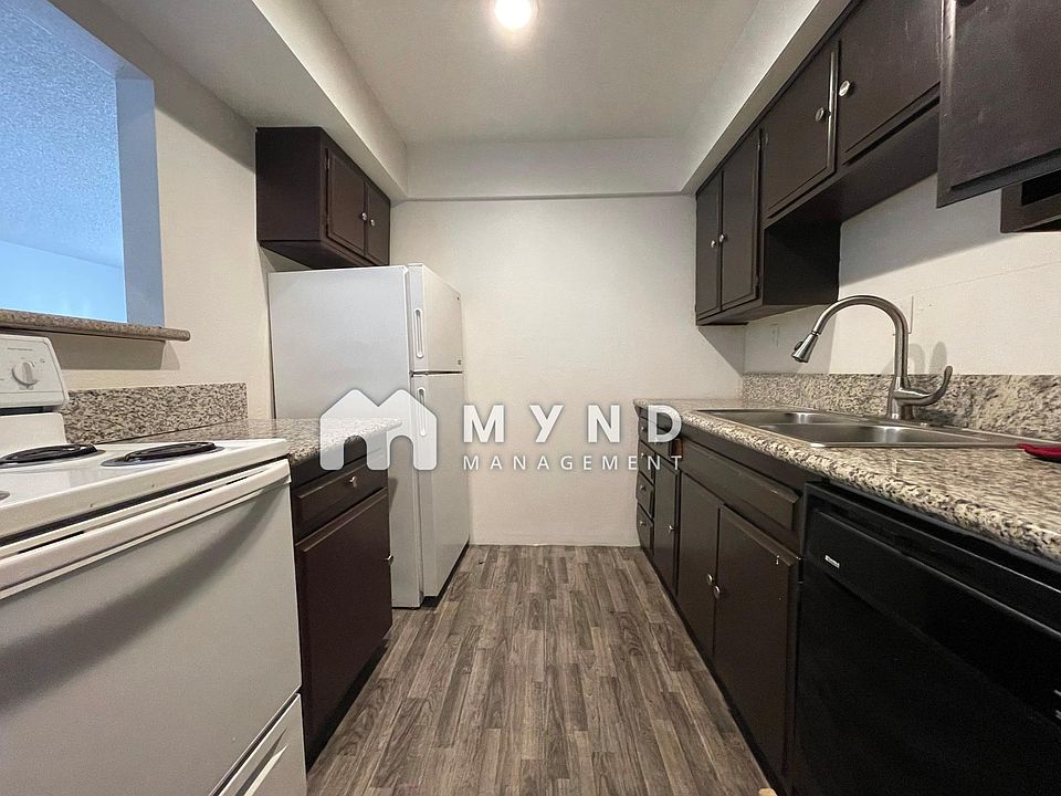 1st image of 550 Elm Dr APT 104