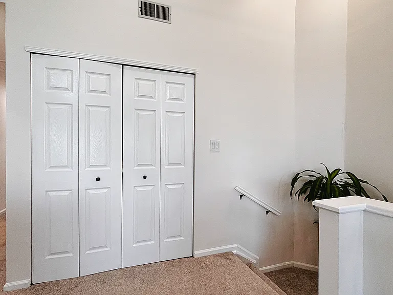 240-52 Oak Park Dr — Photo 9