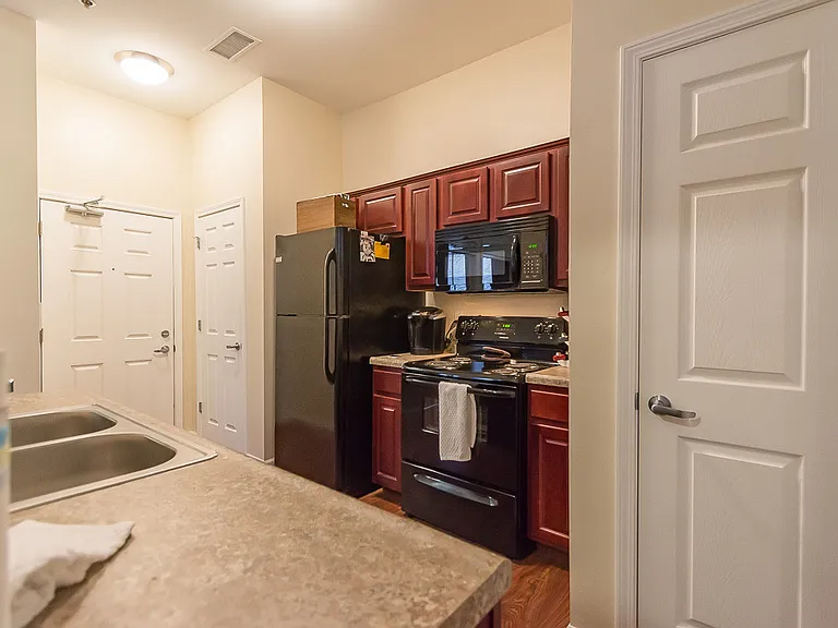 Morton Grad Apartments — Photo 23