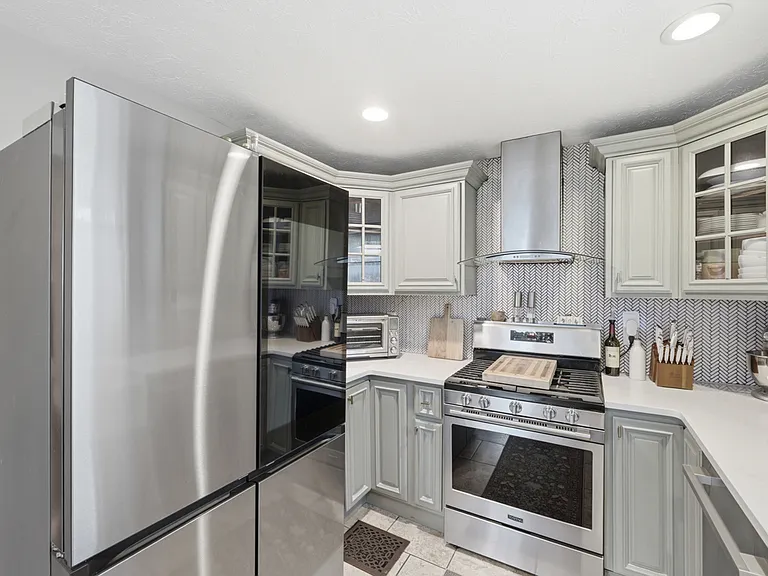 305 Centennial Ave — Photo 10
