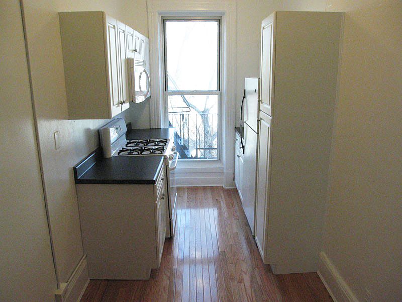 2nd image of 647 Carroll St #2