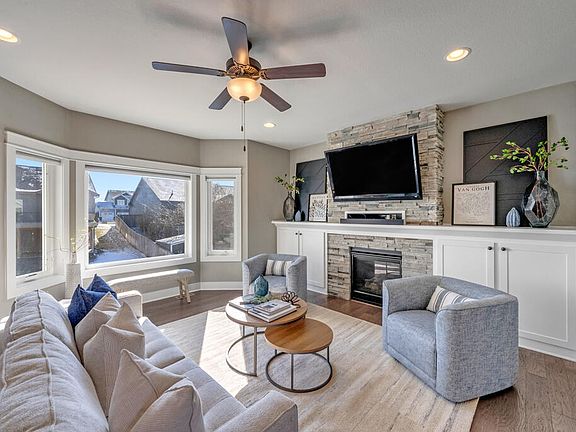 5th image of 931 Pelican Dr