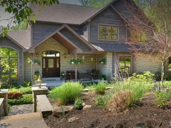 335 Red Oak Ct, Monroeville, PA 15146