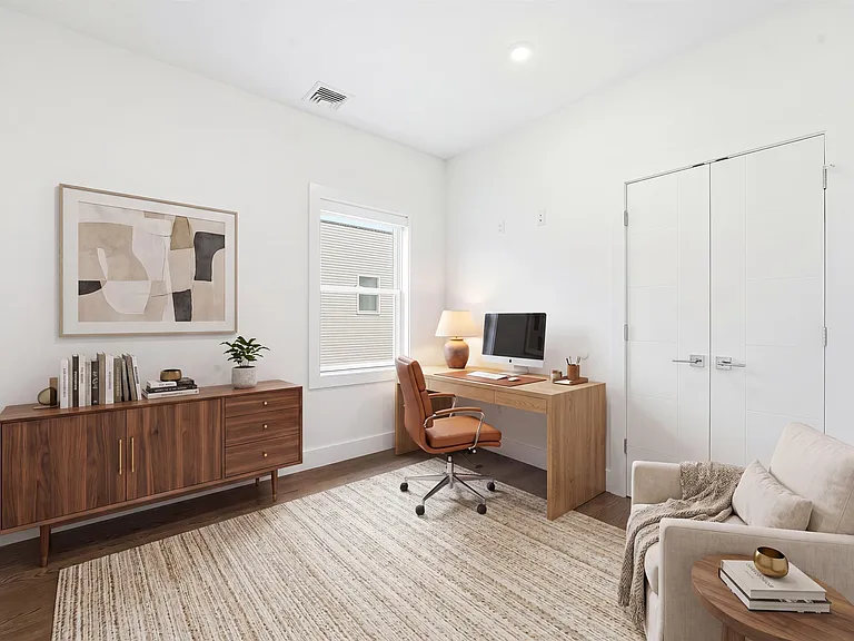 290 Griffith St #2 — Photo 5