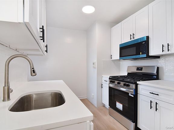 5th image of 590 E 3rd Street #1L
