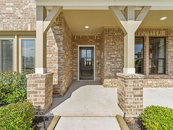 3rd image of 2506 Arbor Edge Xing