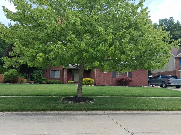 28443 Greenlawn Dr, Flat Rock, MI 48134