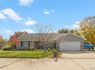 89 Fox Run Rd, Collinsville, IL 62234