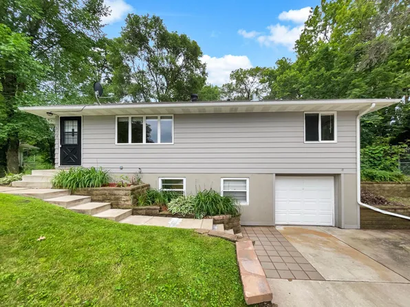 678 Eldridge Ave W, Roseville, MN 55113