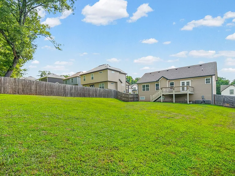 169 Bonnell Dr — Photo 34