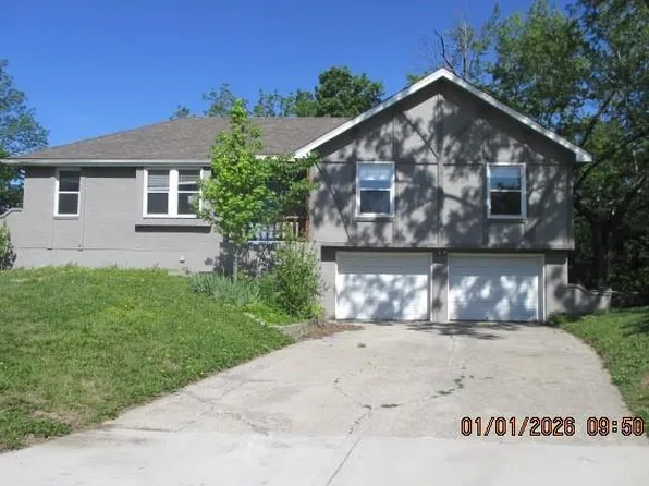 1005 SW 23rd St, Blue Springs, MO 64015